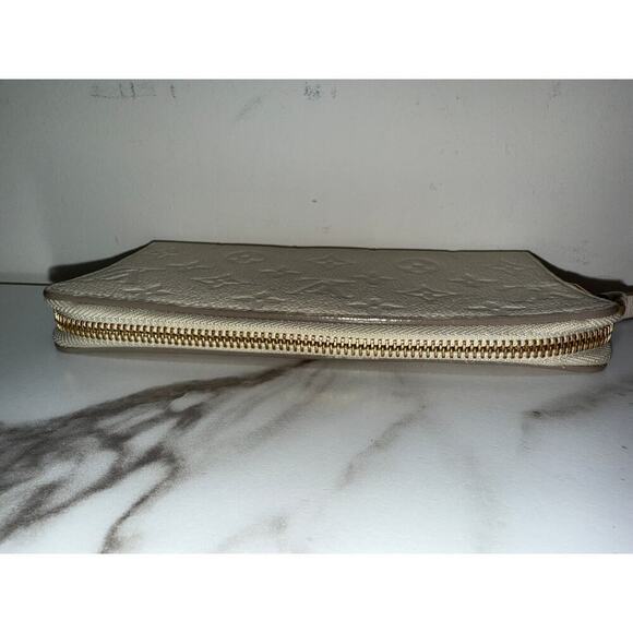 Louis Vuitton Zippy Wallet in Cream Empreinte Leather - Picture 4 of 8